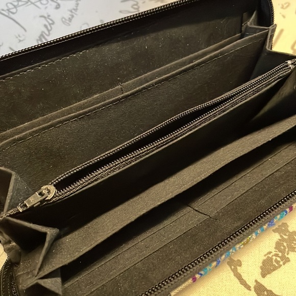 Wallet - Picture 3 of 6